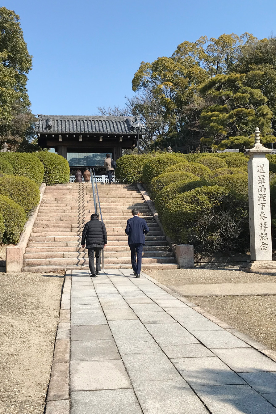 荒井在札幌タイ王国名誉領事が、覚王山日泰寺を参拝いたしました。