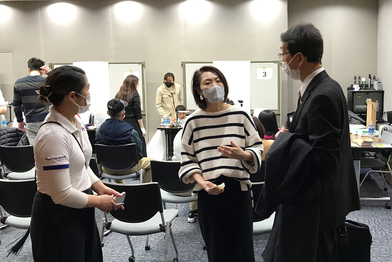 荒井在札幌タイ王国名誉領事が、在東京タイ王国大使館開催の移動領事を訪問いたしました。