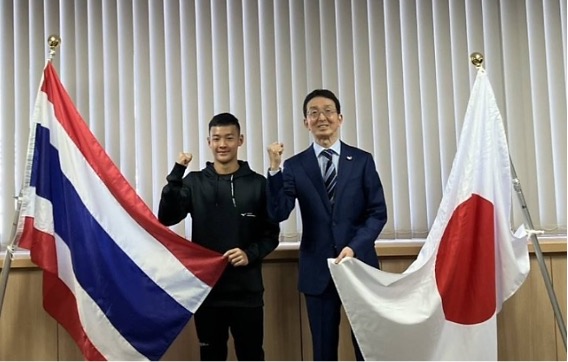 北海道コンサドーレ札幌様がタイのユース選手と共に札幌名誉領事館にご来訪いただきました
