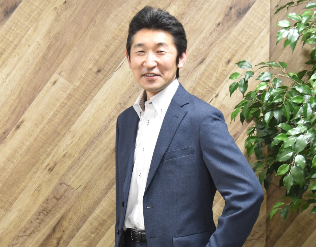 代表取締役社長　山本　哲夫